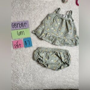 NWOT Infant Gerber Green and Yellow Diaper Cover Set, 6 Months